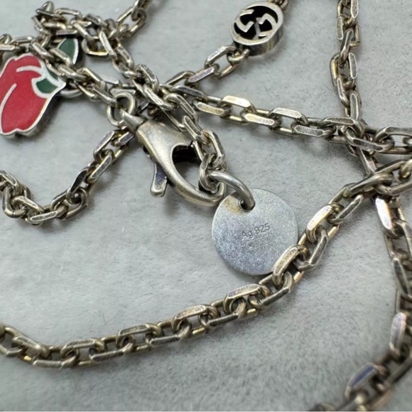 Gucci X Disney Silver Donald Duck Pendant
Necklace - 27" - Picture 9 of 12